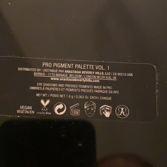 NORVINA -ABH COLLAB~ PRO PIGMENT PALETTE VOL.1 - Picture 9 of 14